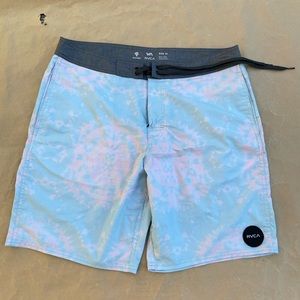 Men’s RVCA nature shorts, 34 waist